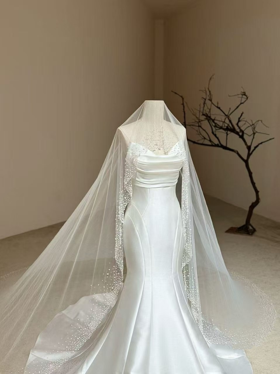 Luxurious Wedding Dress 