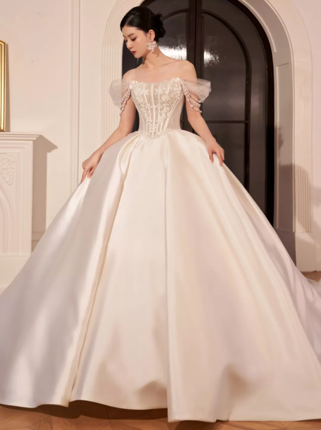 Off shoulder wedding dress