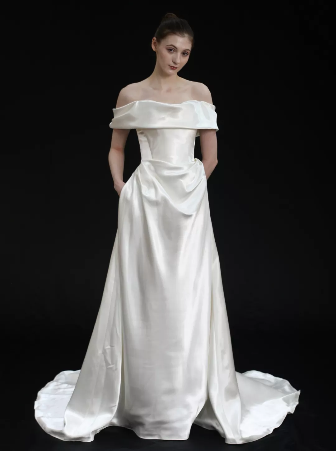 V-neck wedding dress