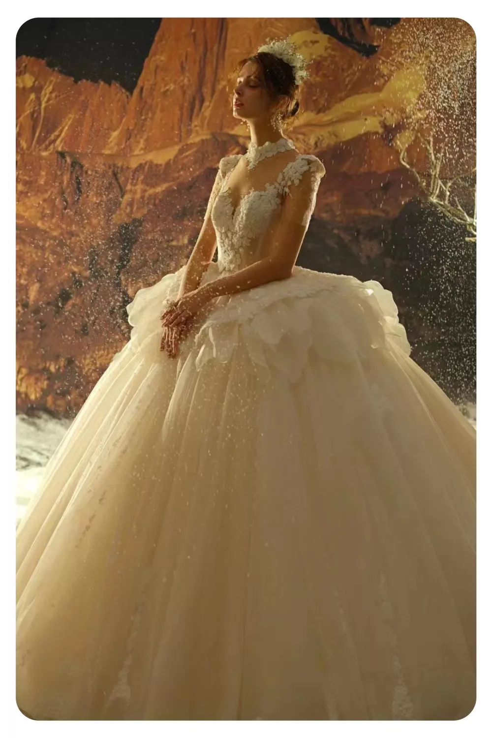 Vestido de novia con cuello en V