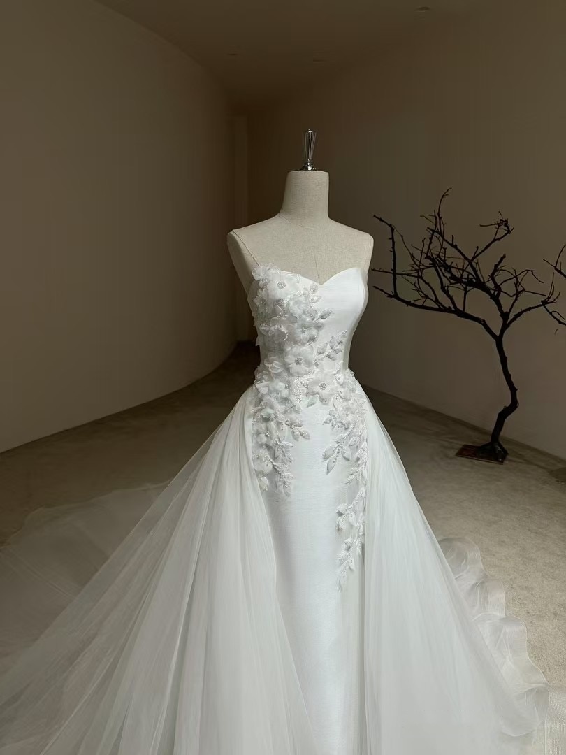 A-line wedding dress 
