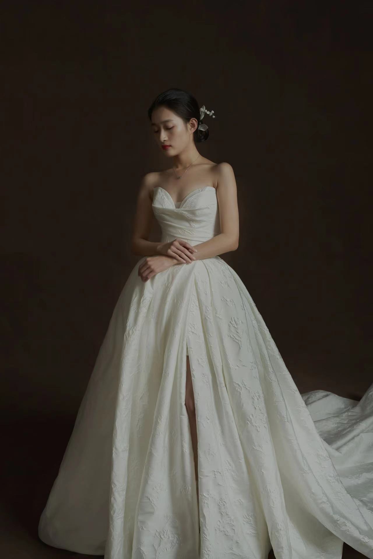 Trumpet style wedding dress.jpg