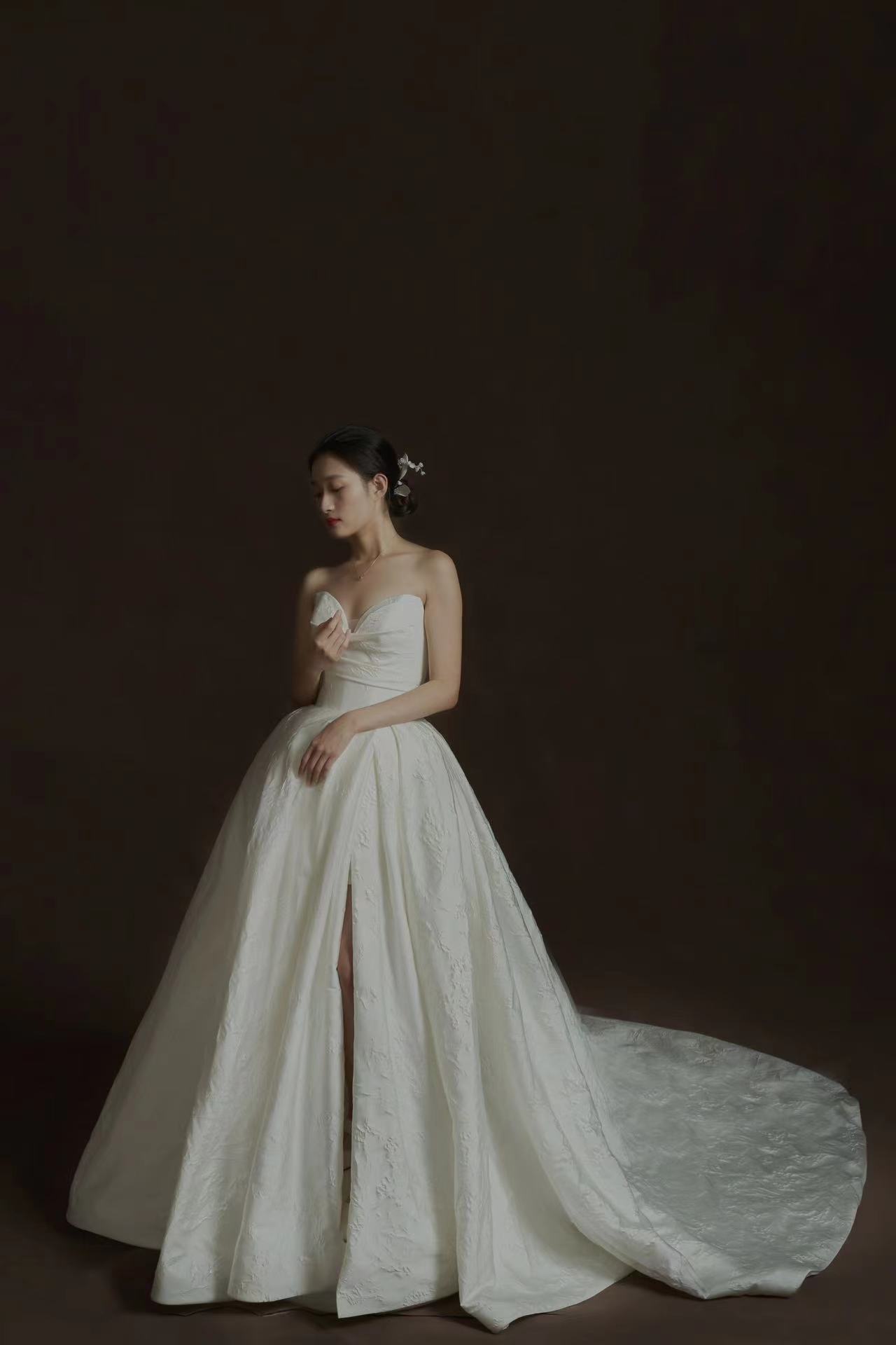 Trumpet style wedding dress2.jpg