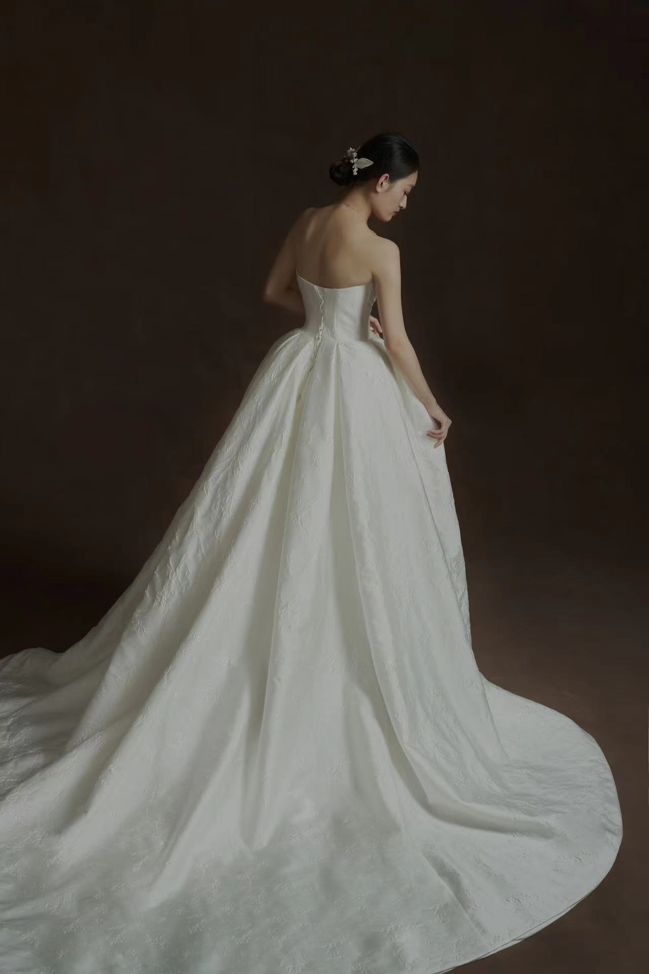 Satin Strapless Flared Wedding Dress .jpg