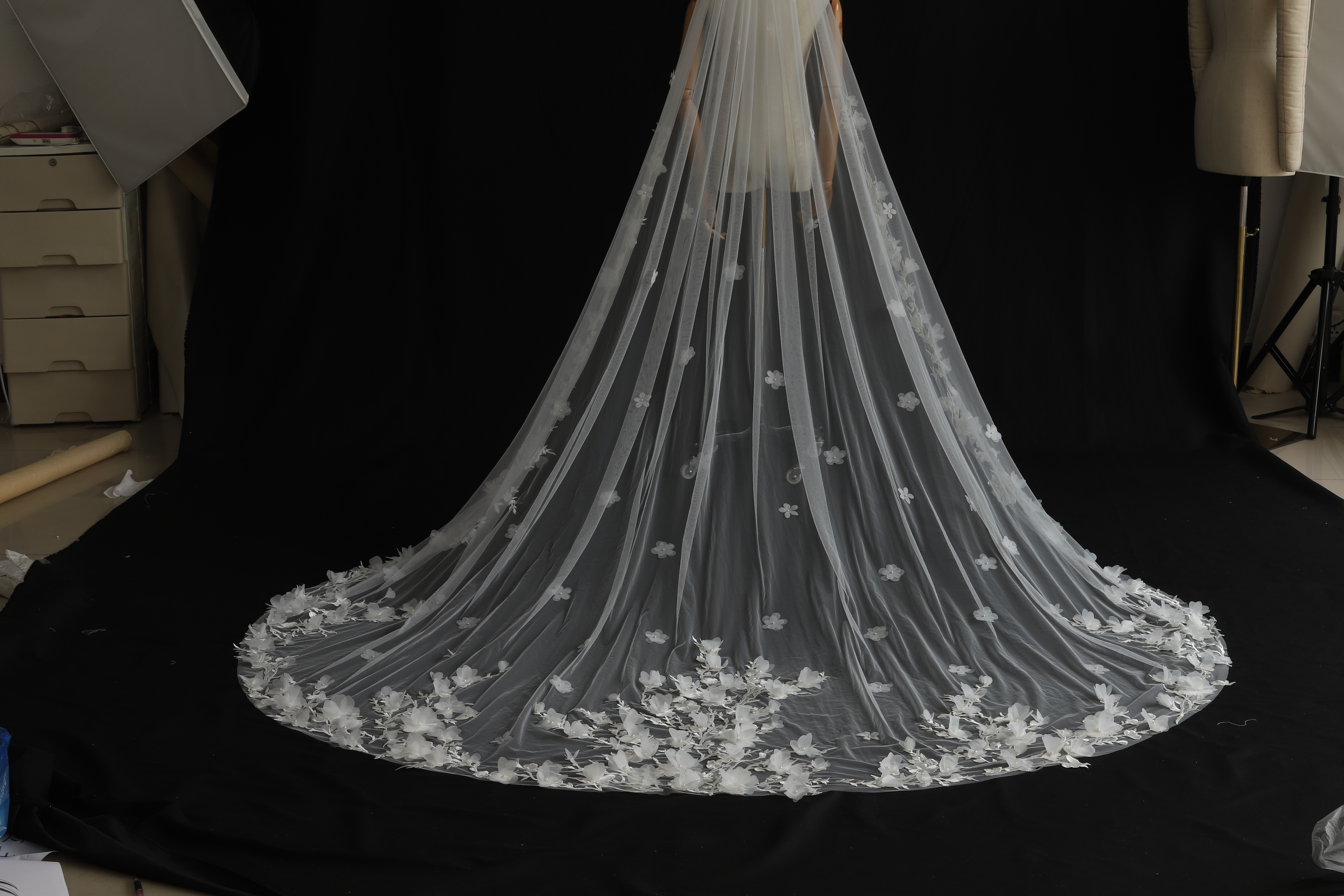 Scalloped Edge Veil
