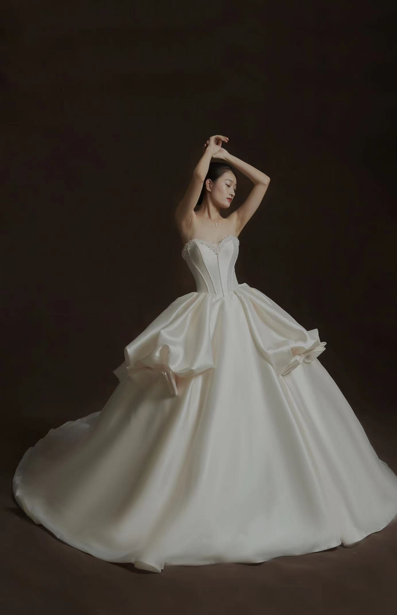 Chiffon wedding bridal gown