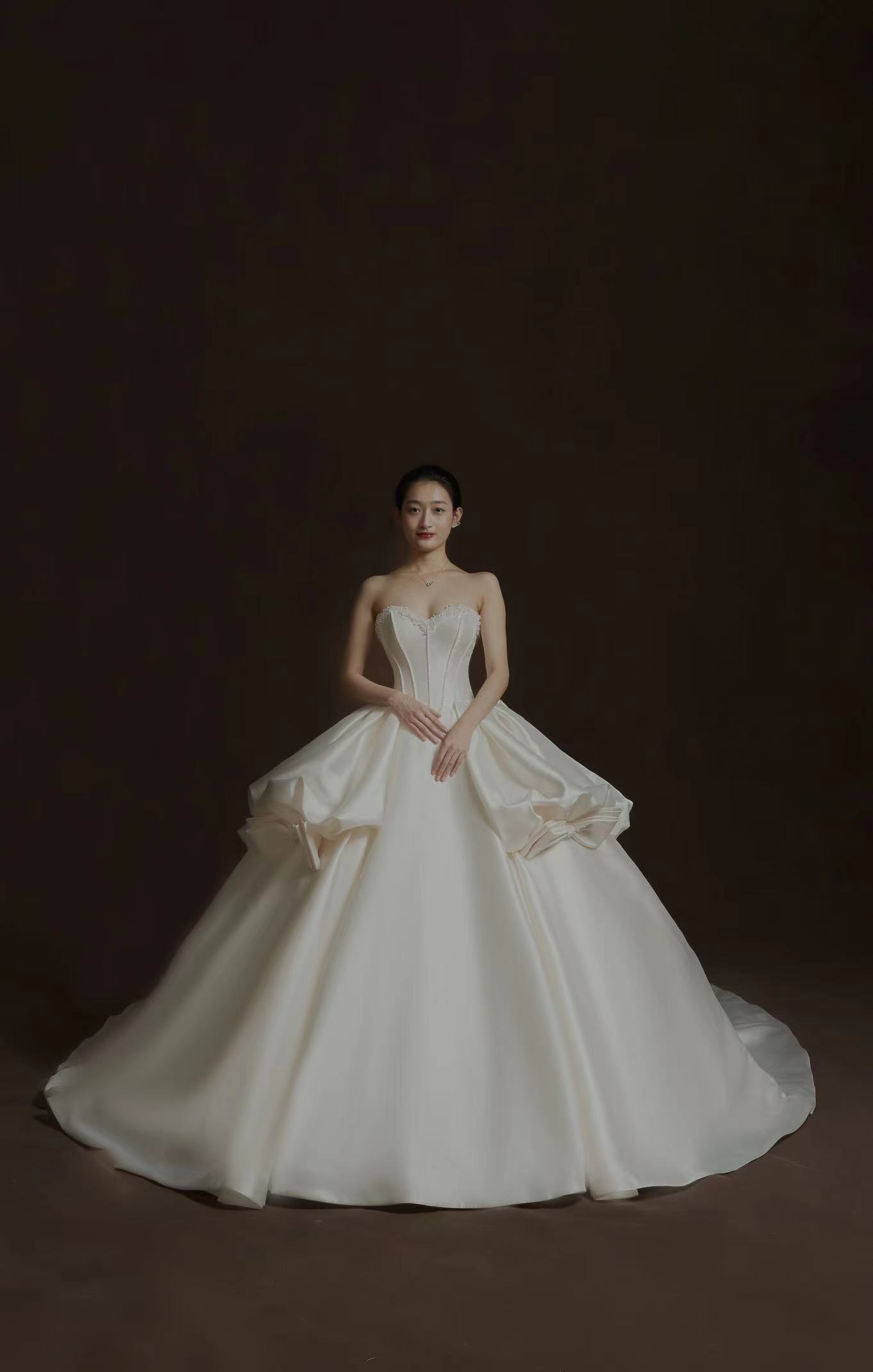 Charming wedding dress