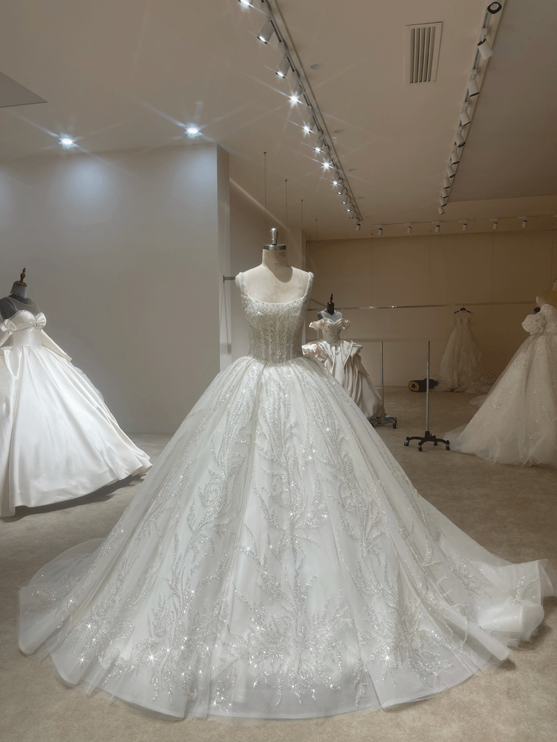 Sweetheart neckline wedding dress